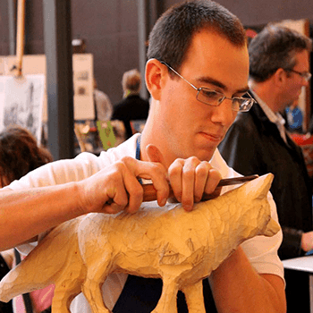 Faire de la sculpture a la main ou par CNC c’est vous de choisir dans notre atelier menuiserie